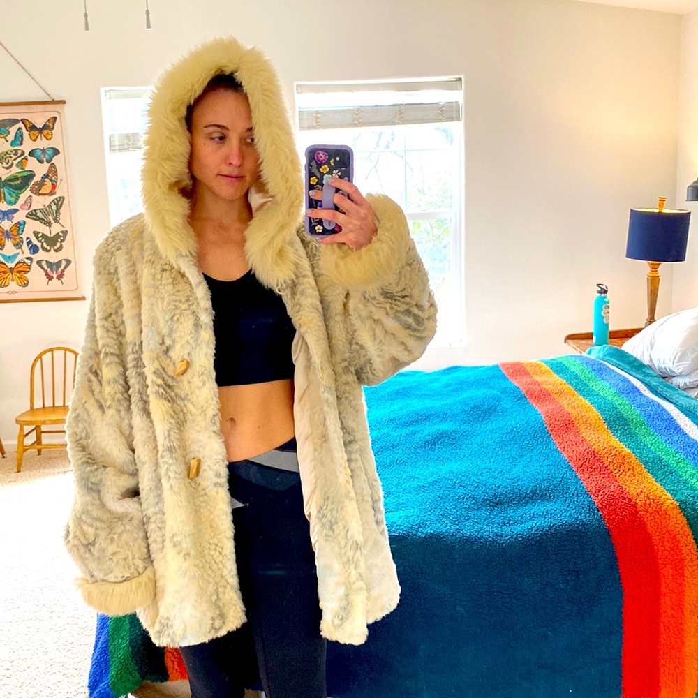 Cozy, comfy faux fur white winter coat unisex